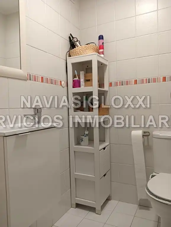 Baño de Piso en venta en Redondela con Calefacción y Amueblado