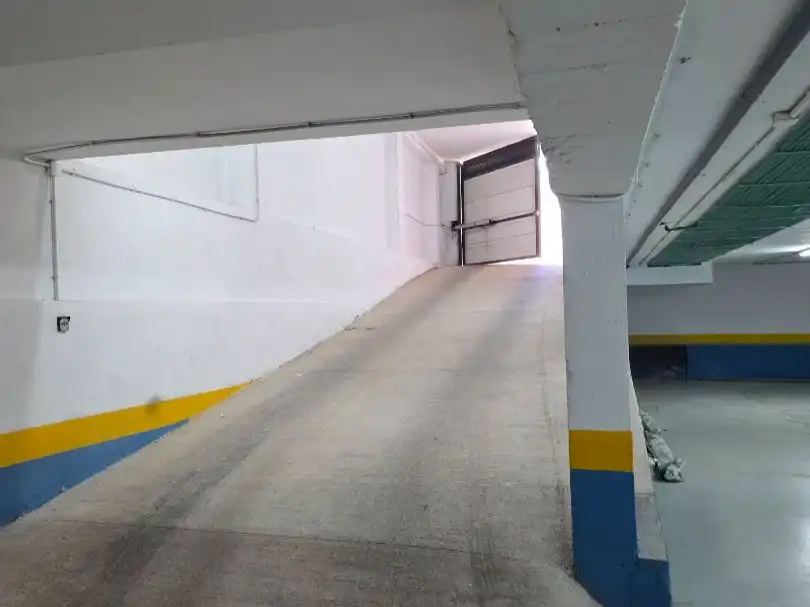 Parkplatz von Garage zum Verkauf in Melilla