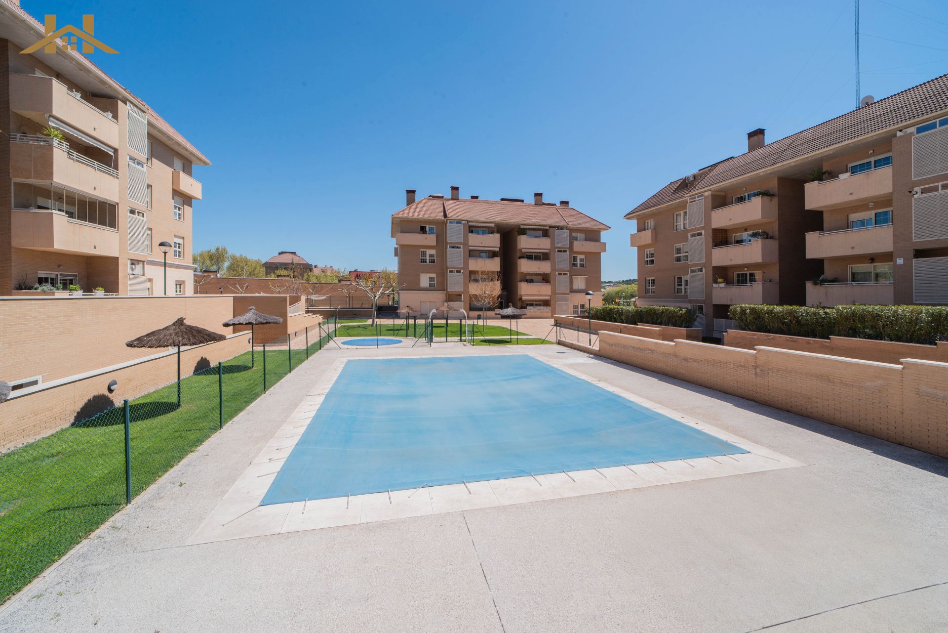 Swimming pool of Planta baja for sale in Boadilla del Monte  with Air Conditioner, Heating and Terrace