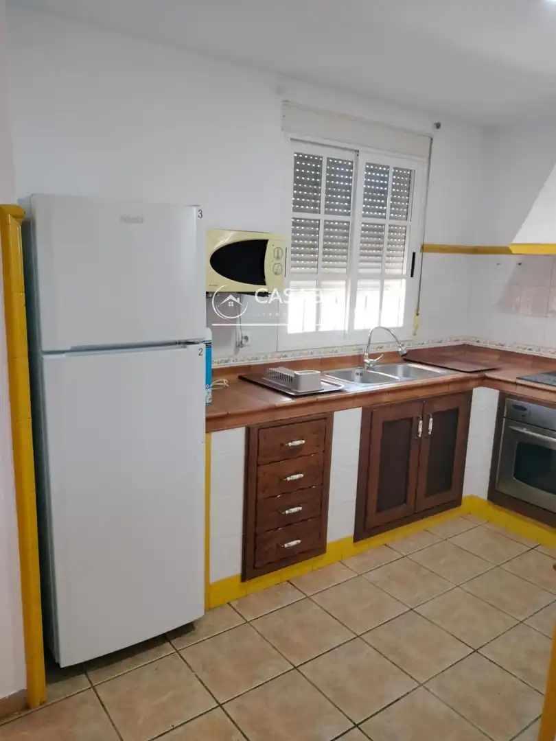 Cuina de Casa o xalet de lloguer en Córdoba amb Aire condicionat, Terrassa i Traster