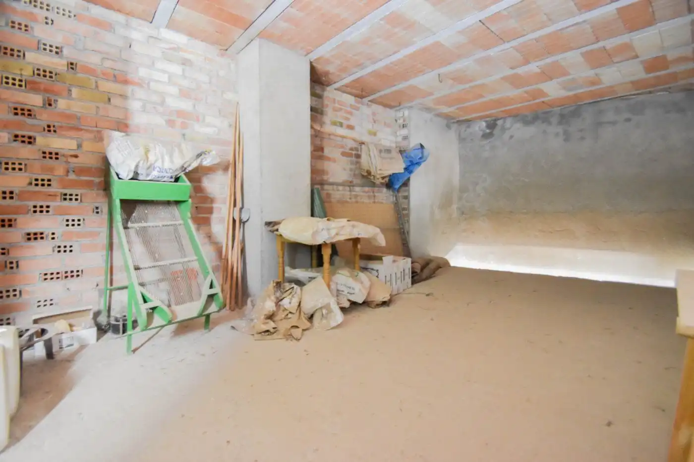 Garage for sale in Colomera
