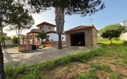 Exterior view of House or chalet for sale in Chiclana de la Frontera  with Private garden, Terrace and Storage room
