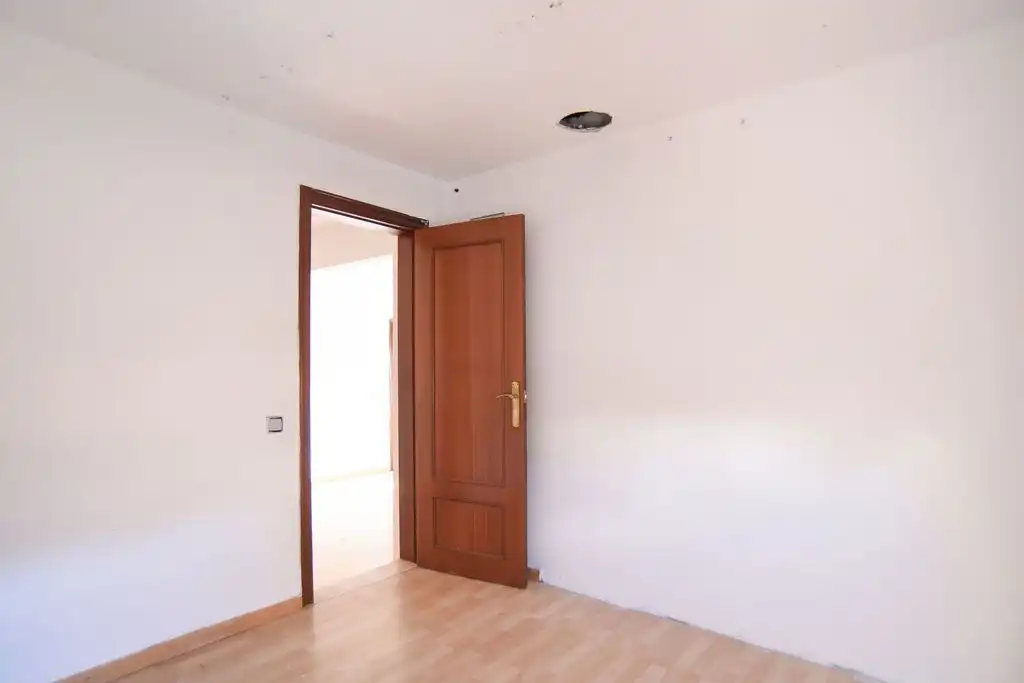 Bedroom of Flat for sale in Sabadell