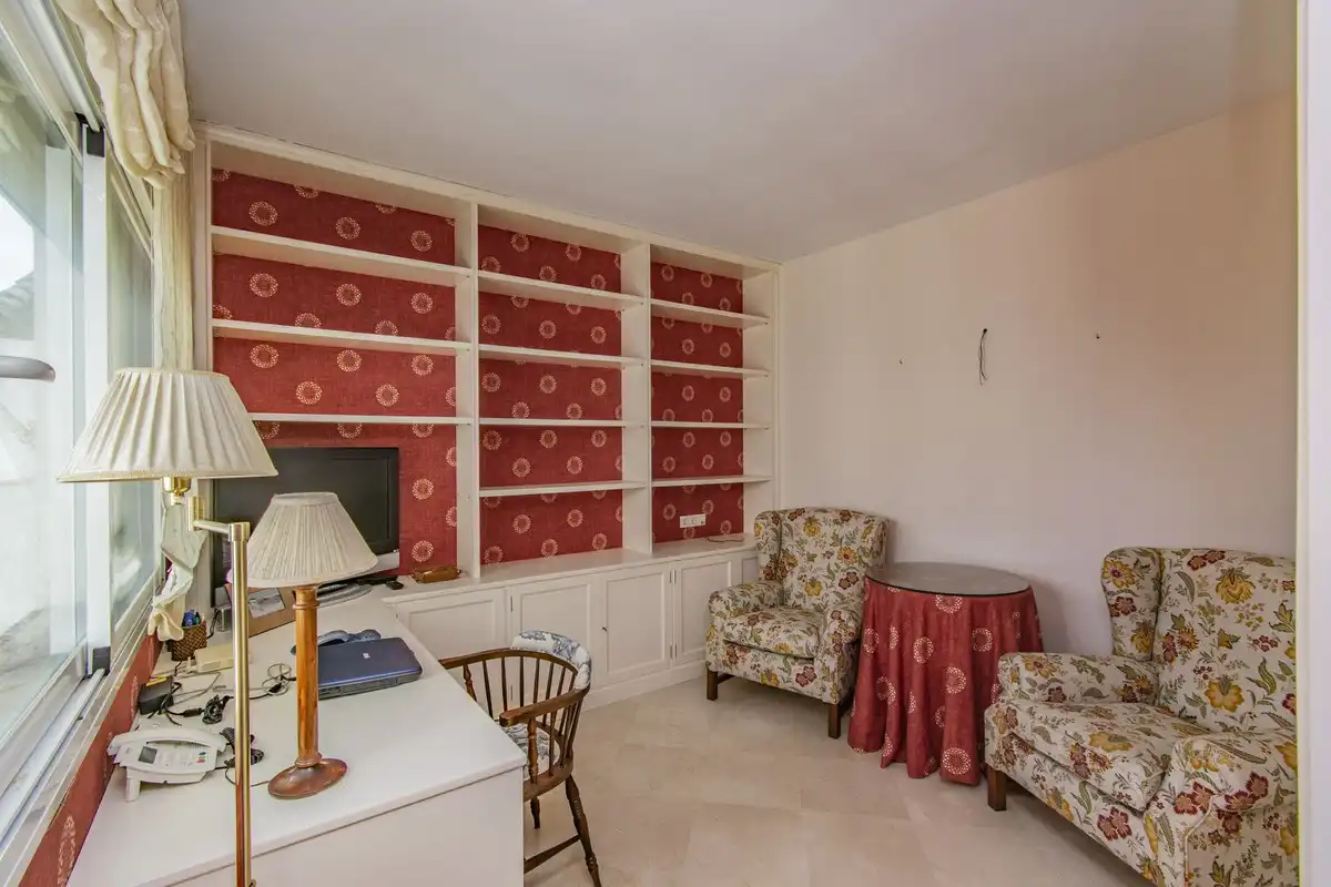 Schlafzimmer von Dachboden zum Verkauf in Estepona mit Klimaanlage, Terrasse und Möbliert