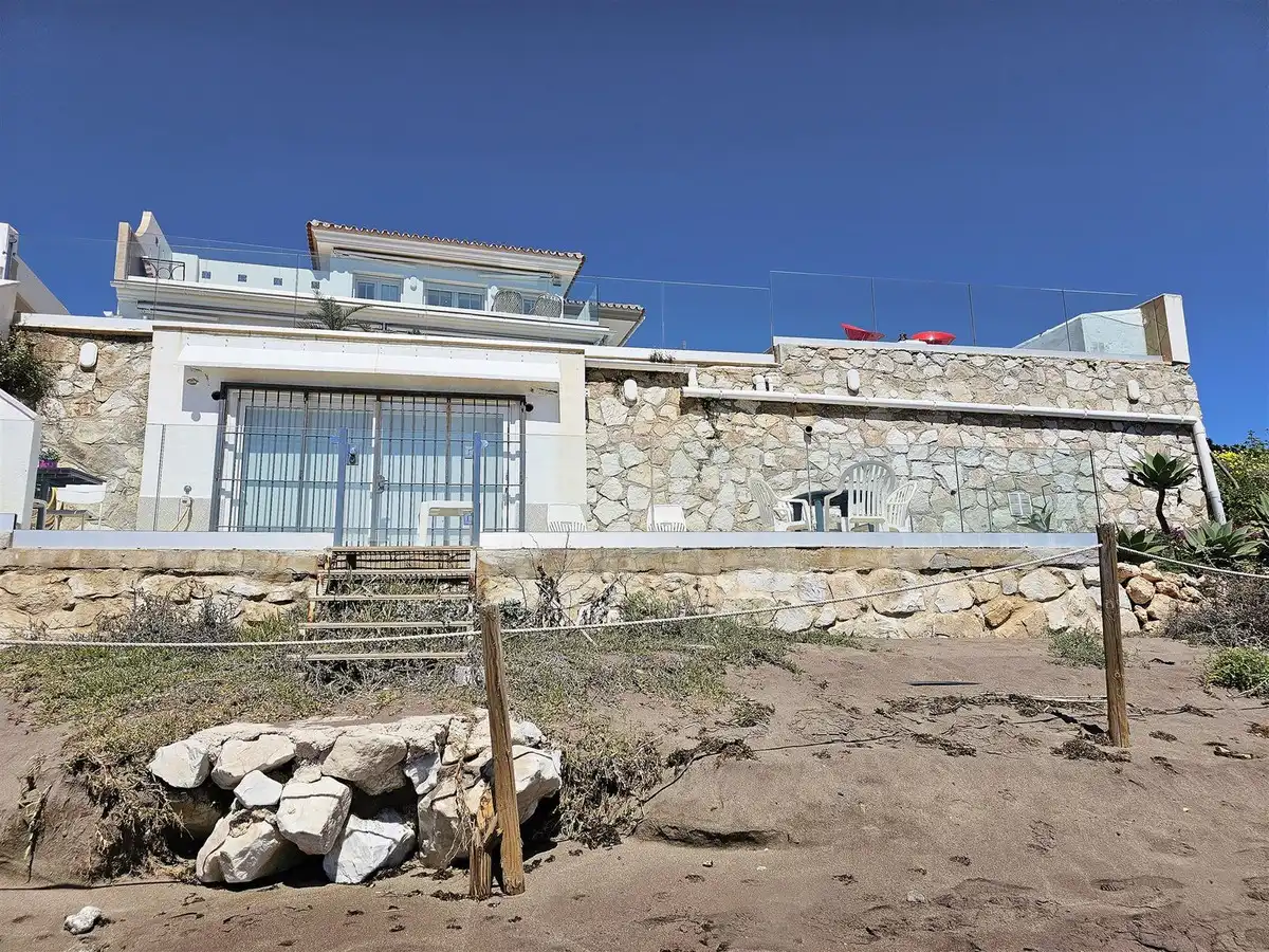 Casa o xalet en venda a Calle Playa del Chaparral, 19, El Faro de Calaburra - Chaparral