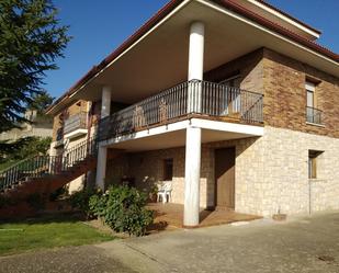 Vista exterior de Casa o xalet en venda en Almazán amb Terrassa i Balcó