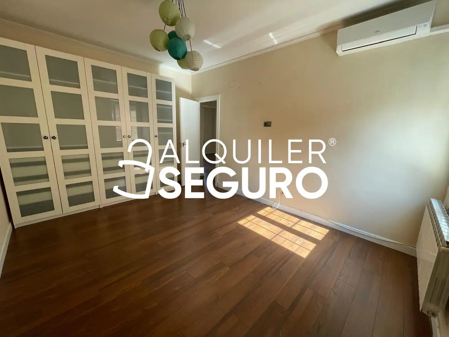 Bedroom of Flat for rent in Madrid  with Air Conditioner, Heating and Furnished