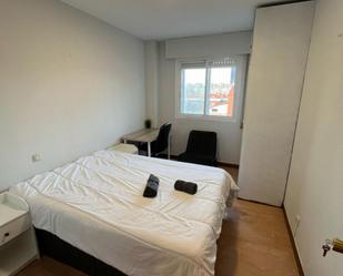 Dormitori de Apartament per a compartir en  Madrid Capital amb Calefacció, Moblat i Forn