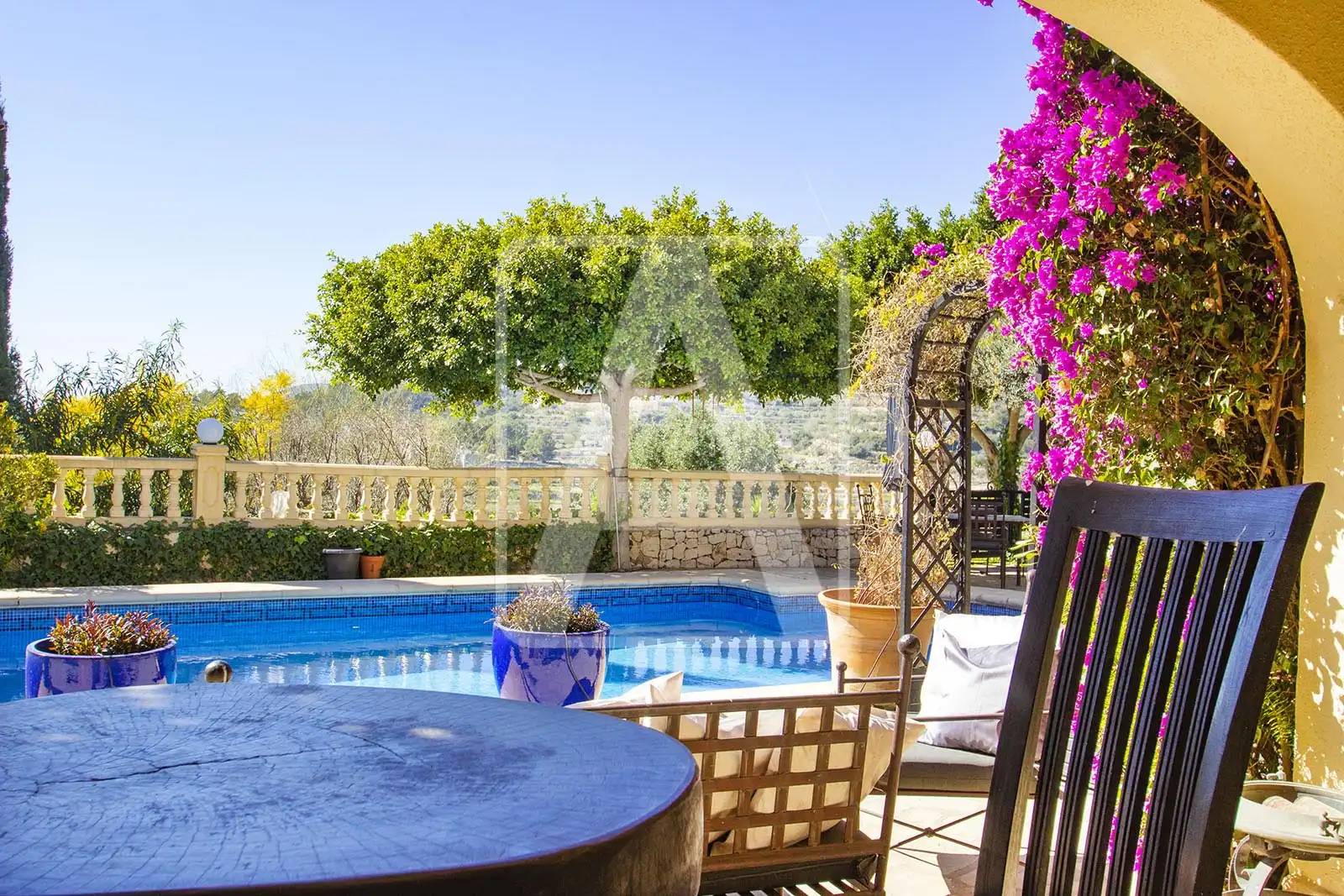 Terrassa de Finca rústica en venda en Calpe / Calp amb Aire condicionat, Calefacció i Jardí privat