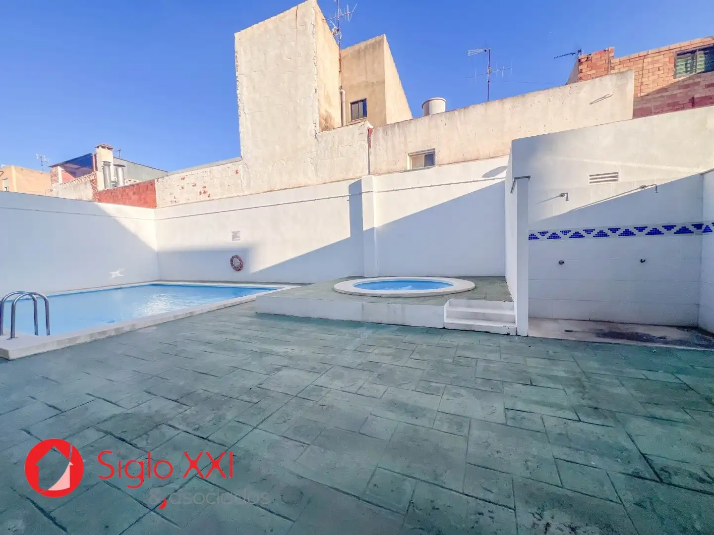 Swimming pool of Flat for sale in Madrigal 