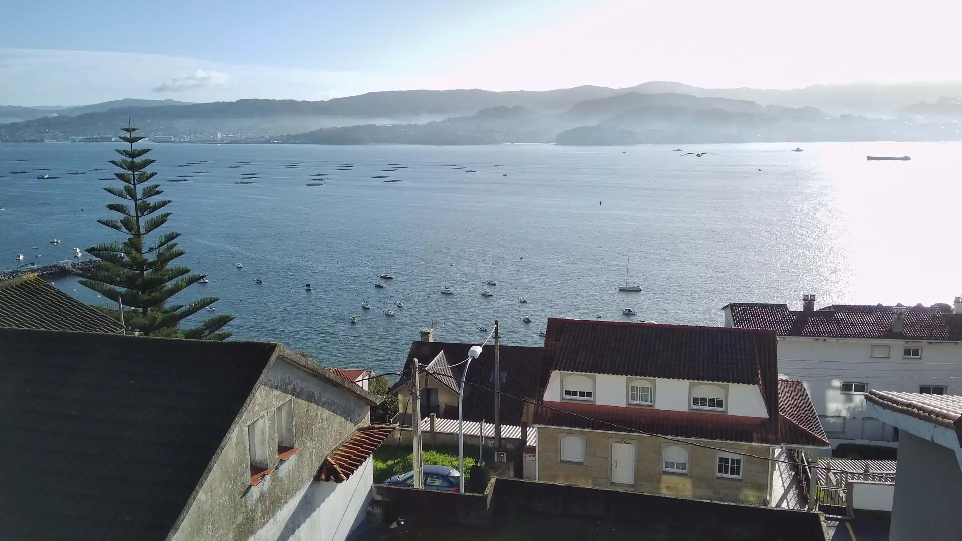 Außenansicht von Einfamilien-Reihenhaus zum Verkauf in Sanxenxo mit Klimaanlage, Heizung und Terrasse