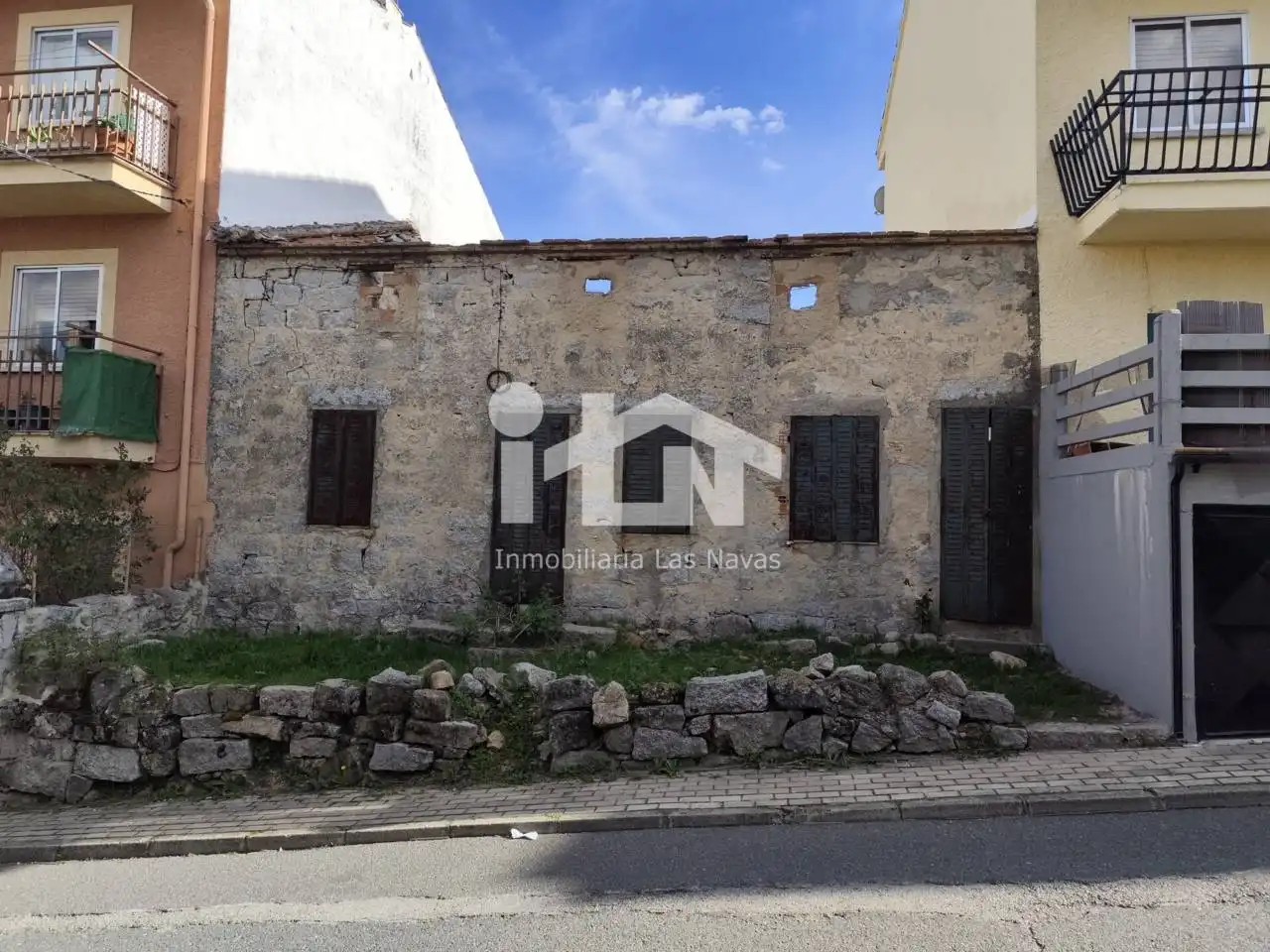 Vista exterior de Casa o chalet en venta en Las Navas del Marqués  con Jardín privado