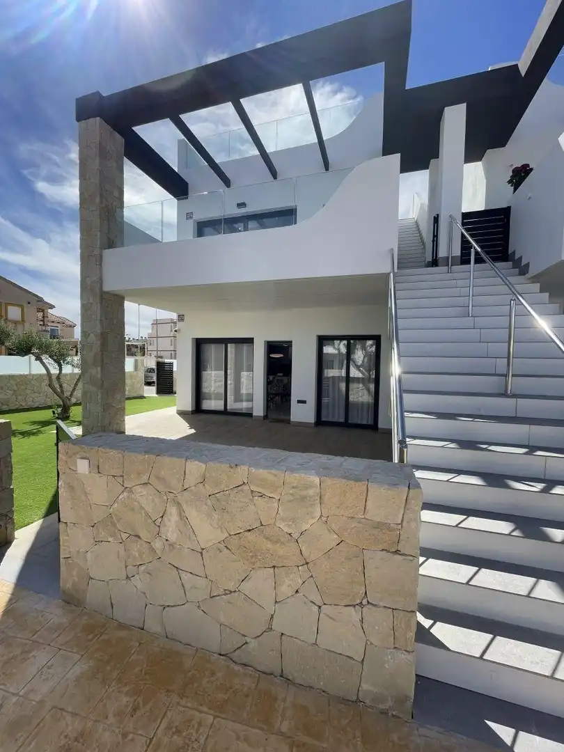 Bungalow amb terrassa en venda a Orihuela Costa, imagen 2