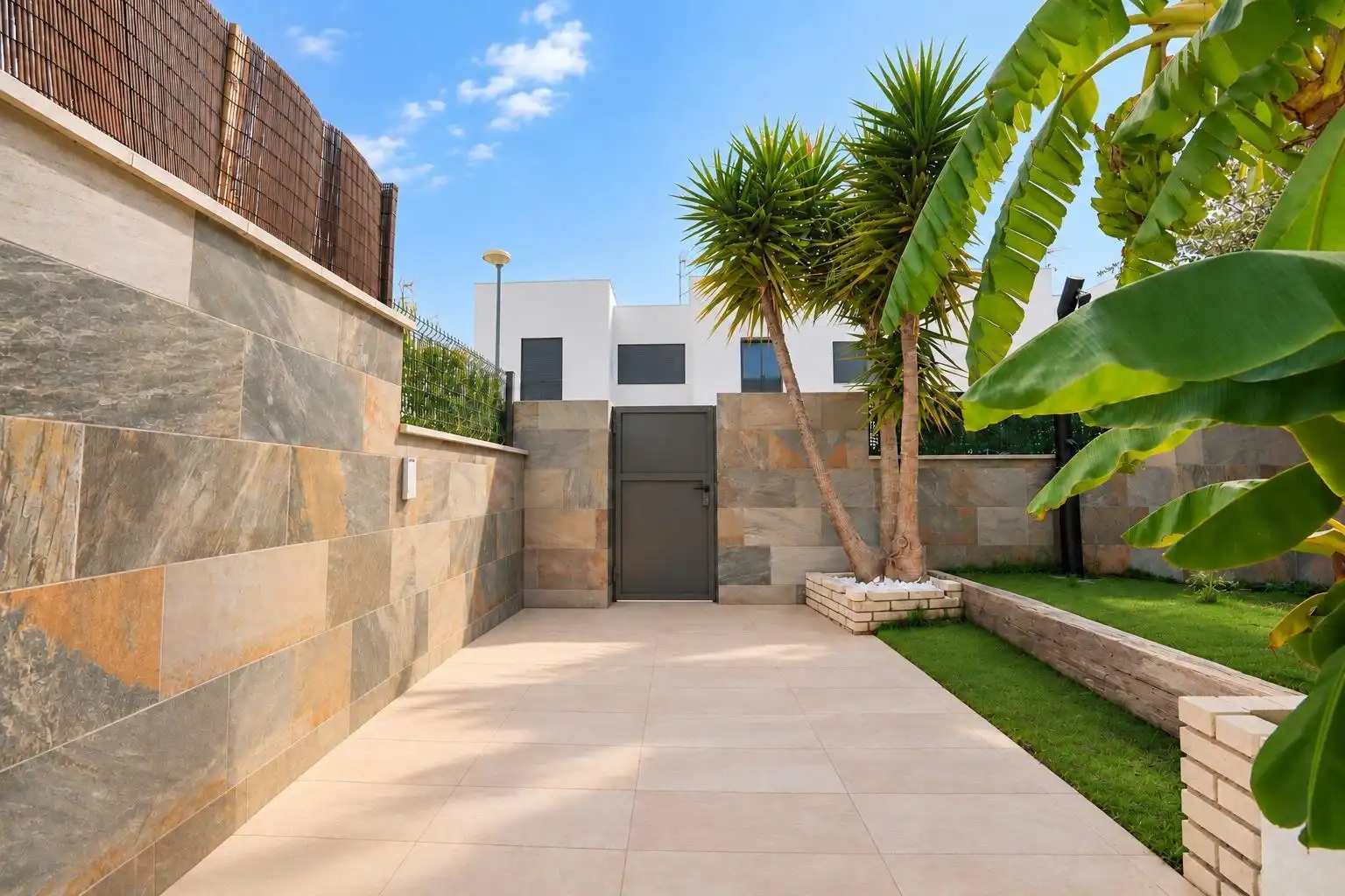 Vista exterior de Casa adosada en venta en Cambrils con Aire acondicionado, Calefacción y Terraza