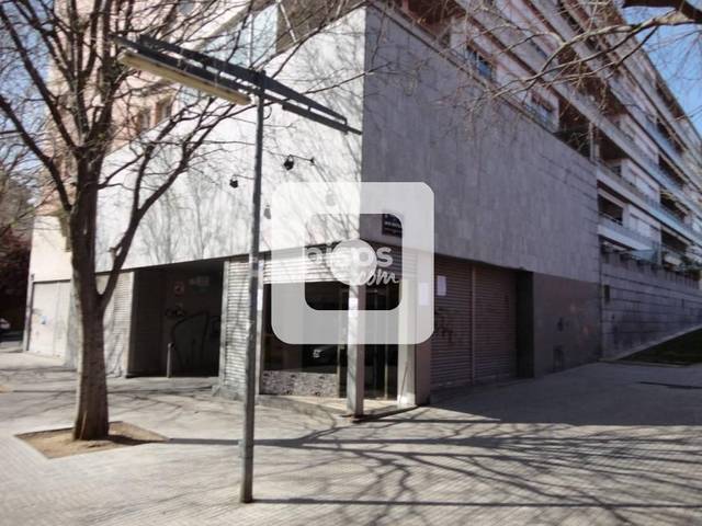 Local comercial en Alquiler en Carrer de Prat de la Riba en Vallparadís - Antic Poble de Sant Pere