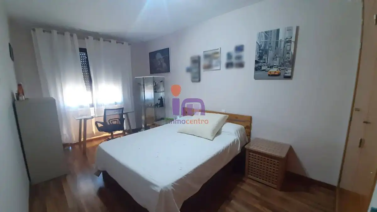 Habitación de Casa o chalet en venta en Valdepeñas con Aire acondicionado, Calefacción y Jardín privado