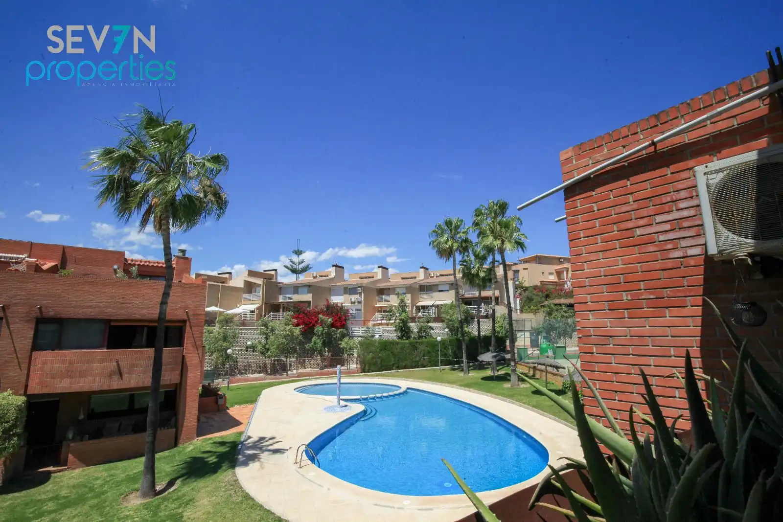 Jardín de Casa adosada en venta en Alicante / Alacant con Aire acondicionado, Calefacción y Piscina