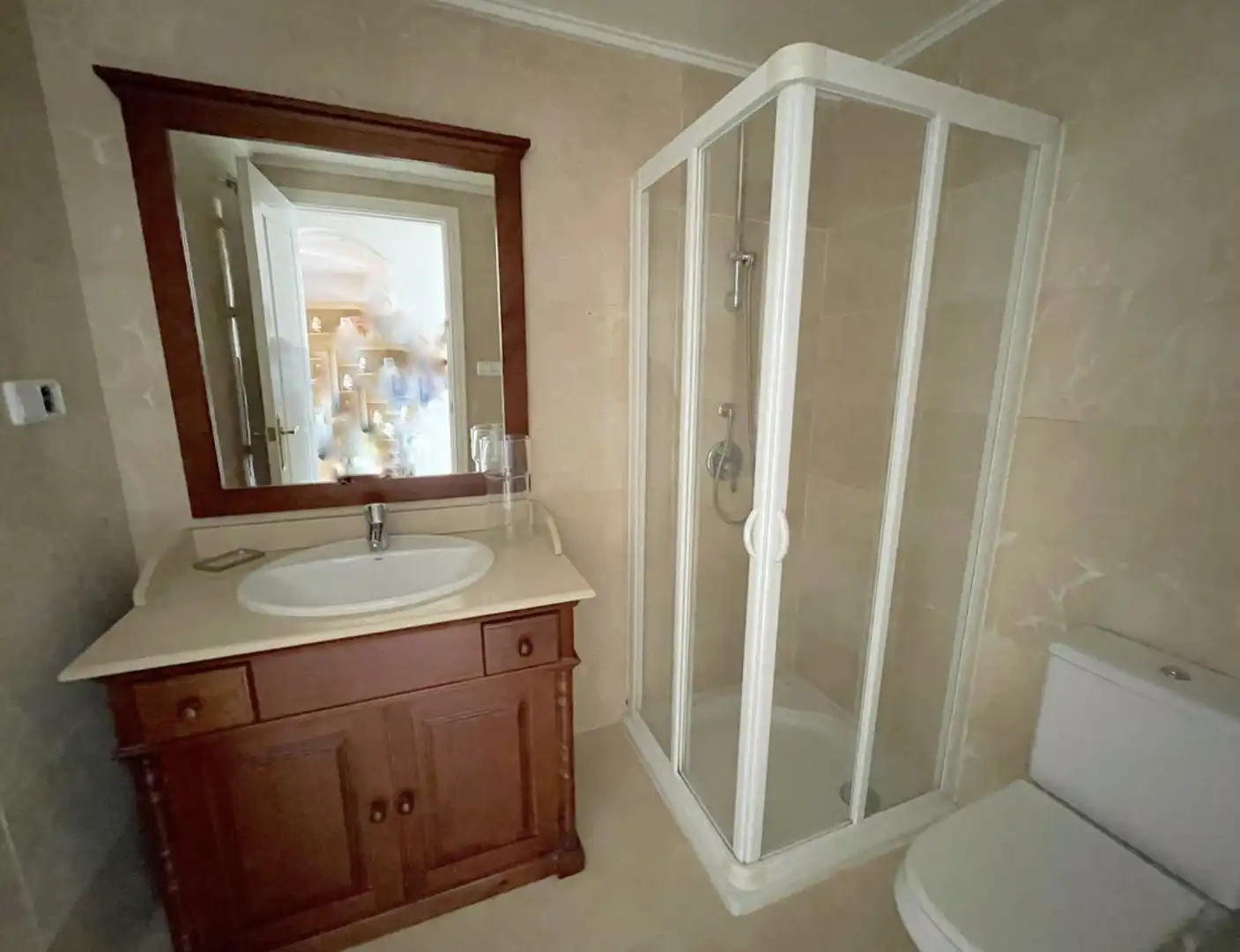 Baño de Apartamento en venta en Benahavís con Aire acondicionado, Calefacción y Terraza