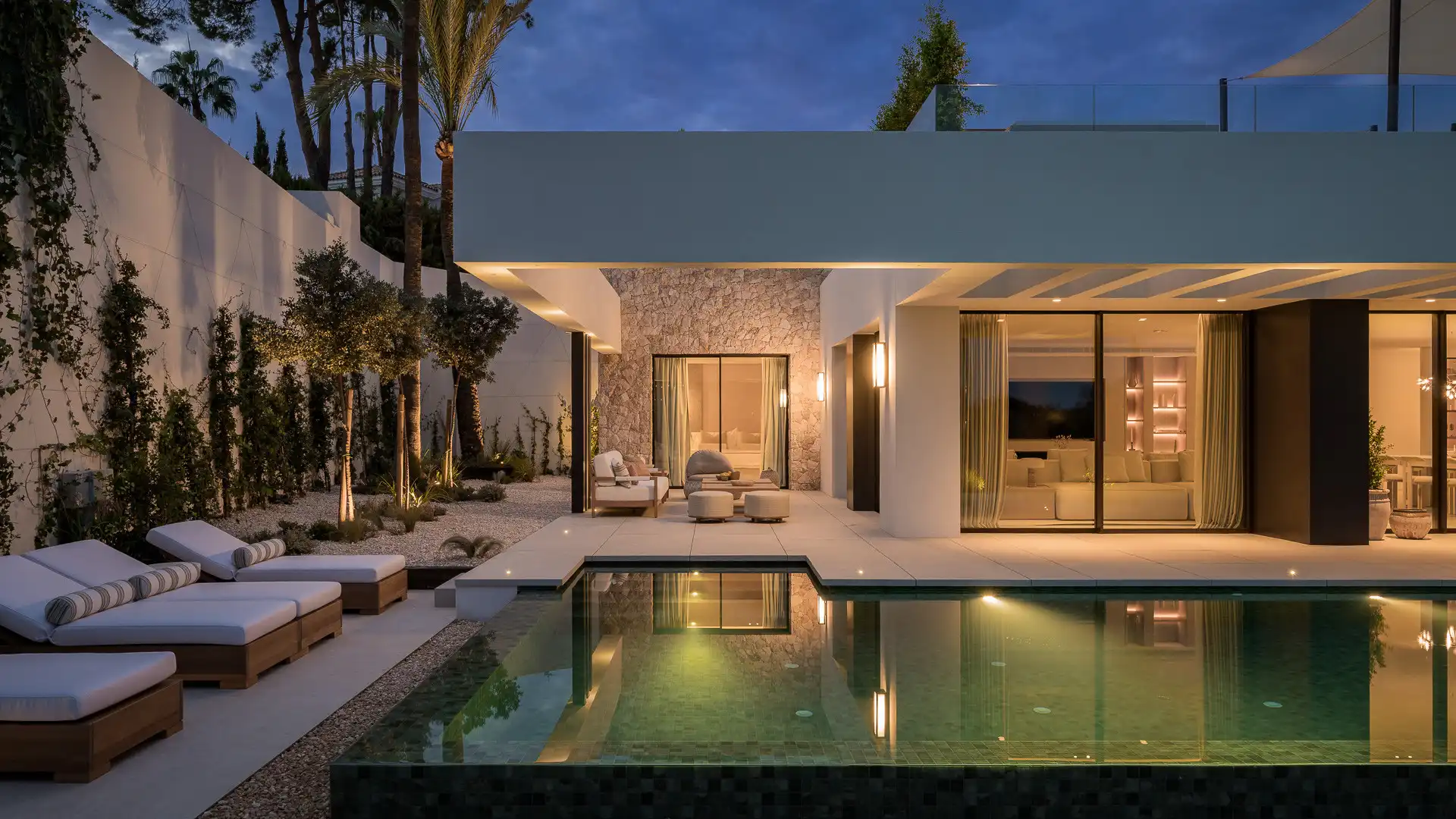 Casa con piscina en venta en Nueva Andalucía