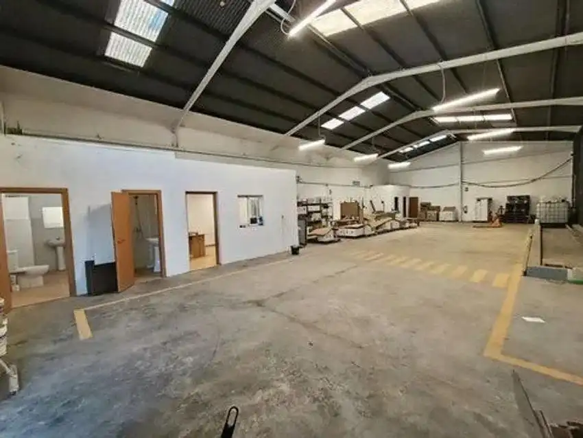 Fabrikhallen zum Verkauf in Aldaia, Valencia