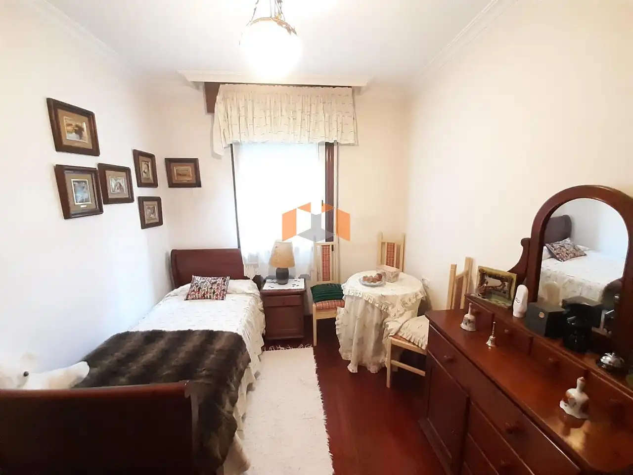Habitación de Piso en venta en Vigo  con Calefacción, Parquet y Trastero