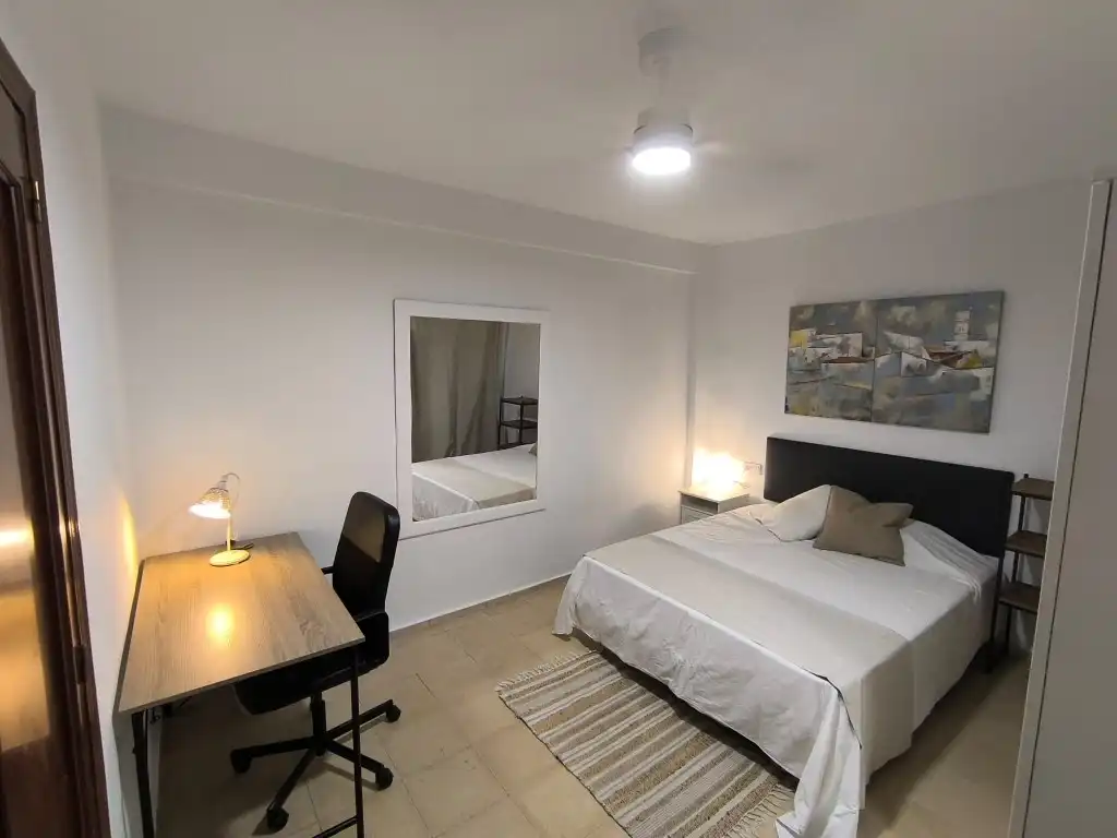 Flat for rent in Calle Julio Pellicer, Ciudad Jardín - Zoco