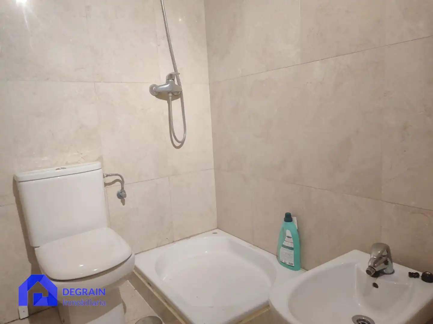 Bany de Pis en venda en Oviedo 