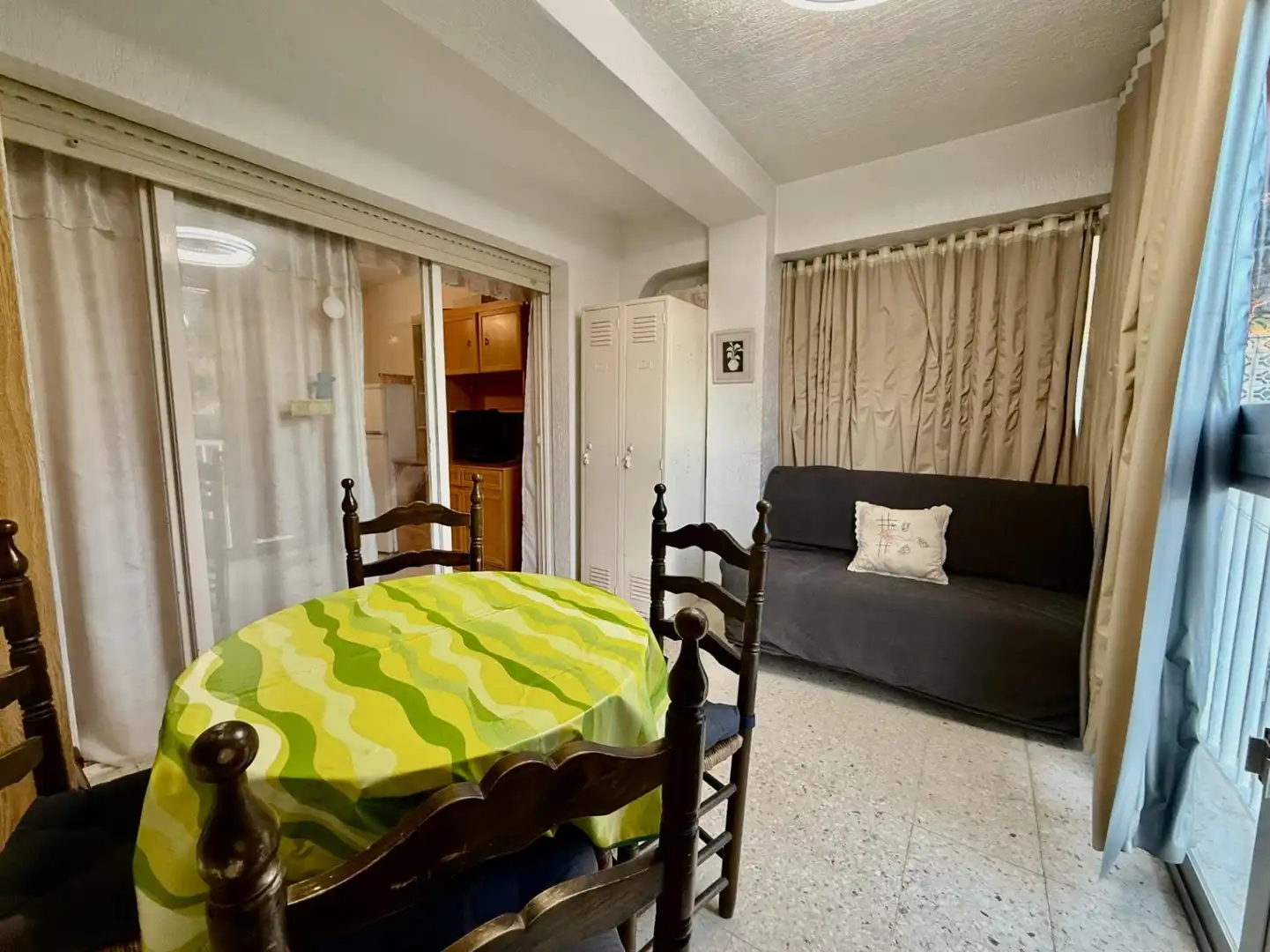 Schlafzimmer von Wohnung zum Verkauf in Benidorm mit Möbliert und Gemeinschaftspool