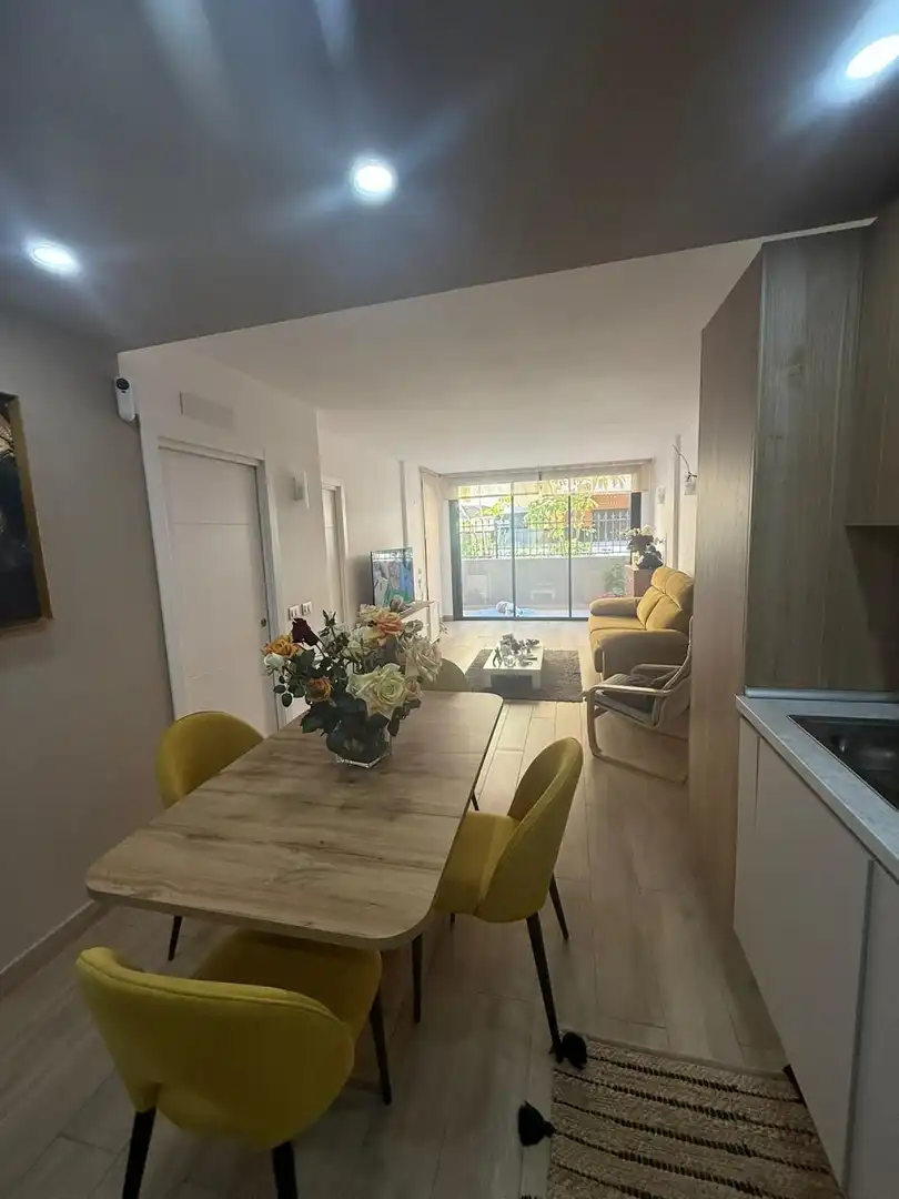 Sala d'estar de Apartament en venda en Adeje amb Moblat i Piscina comunitària