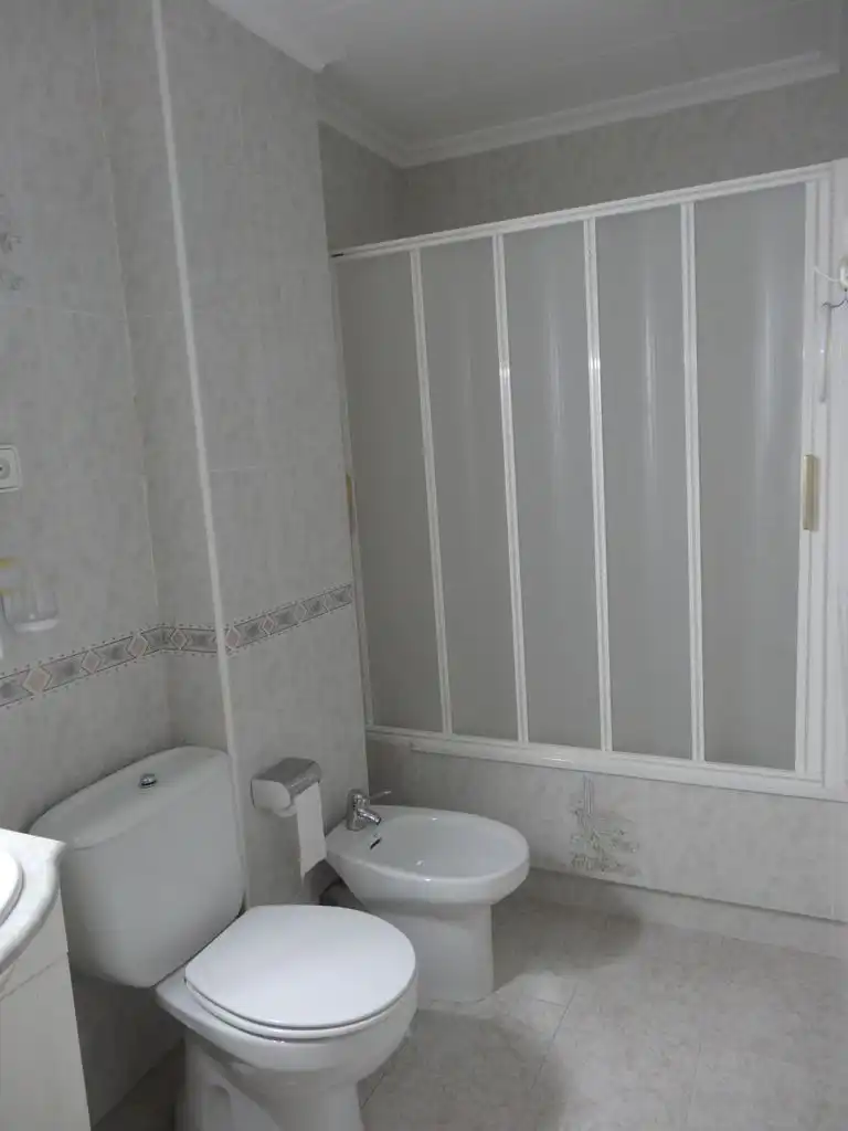 Badezimmer von Wohnung zur Miete in San Vicente del Raspeig / Sant Vicent del Raspeig mit Möbliert, Ofen und Waschmaschine