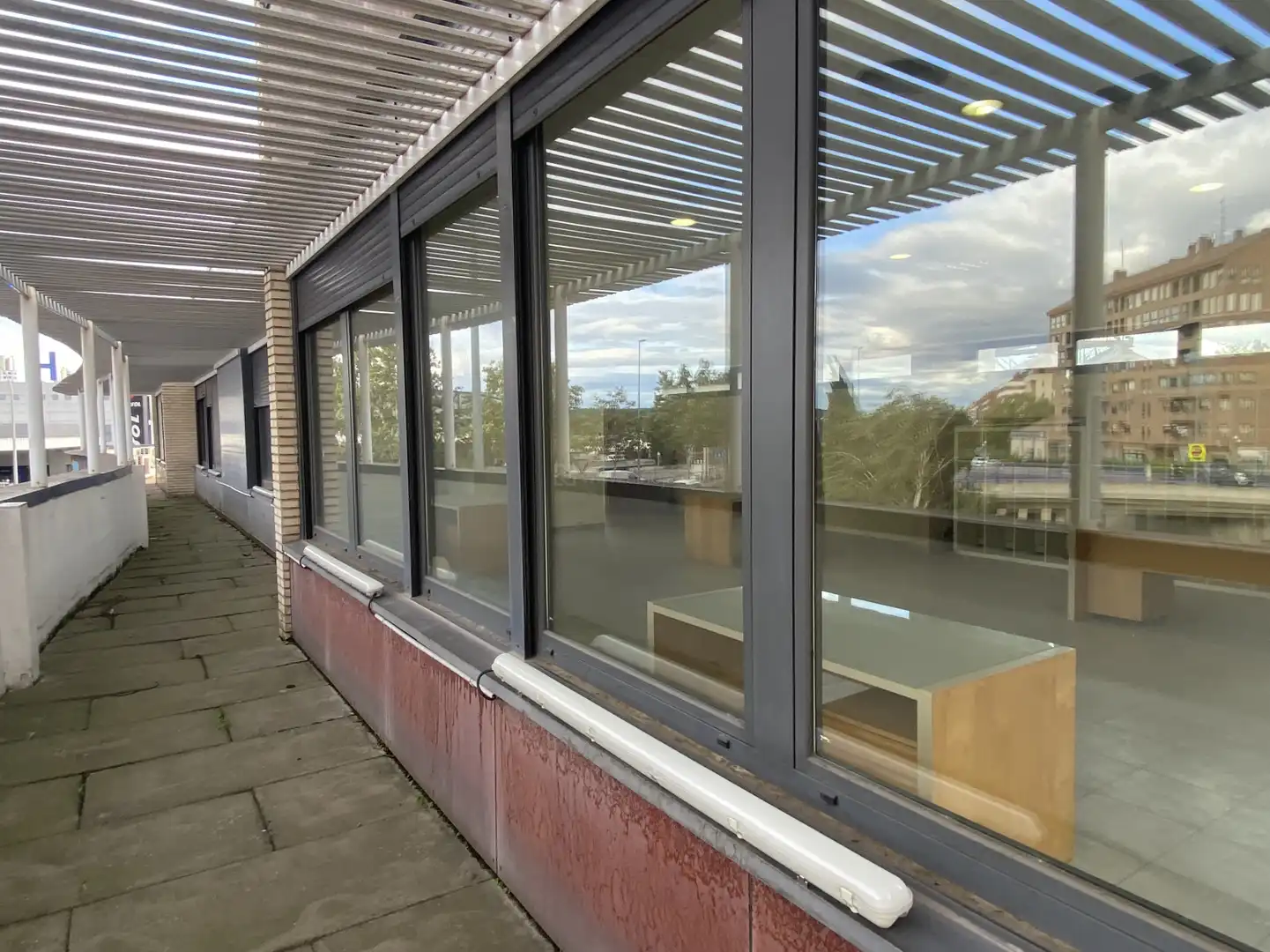 Vista exterior de Local de lloguer en  Logroño