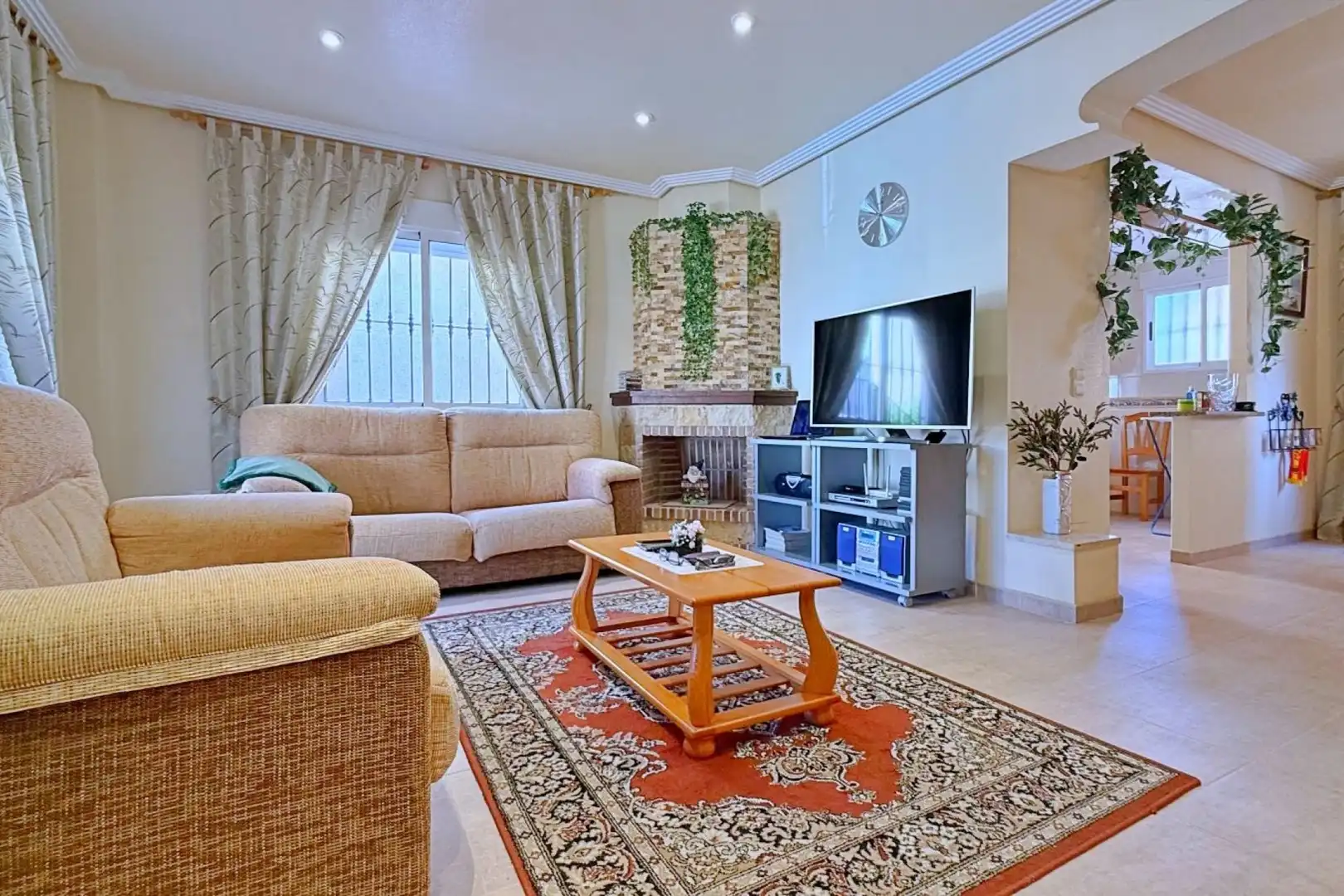 Sala d'estar de Casa o xalet en venda en Orihuela amb Calefacció, Jardí privat i Terrassa