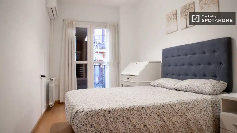 Appartamento con terrazza in affitto a Centro