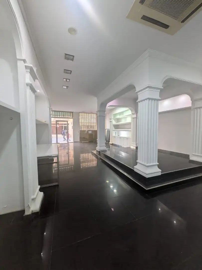 Local comercial en venda a Centro, imagen 2