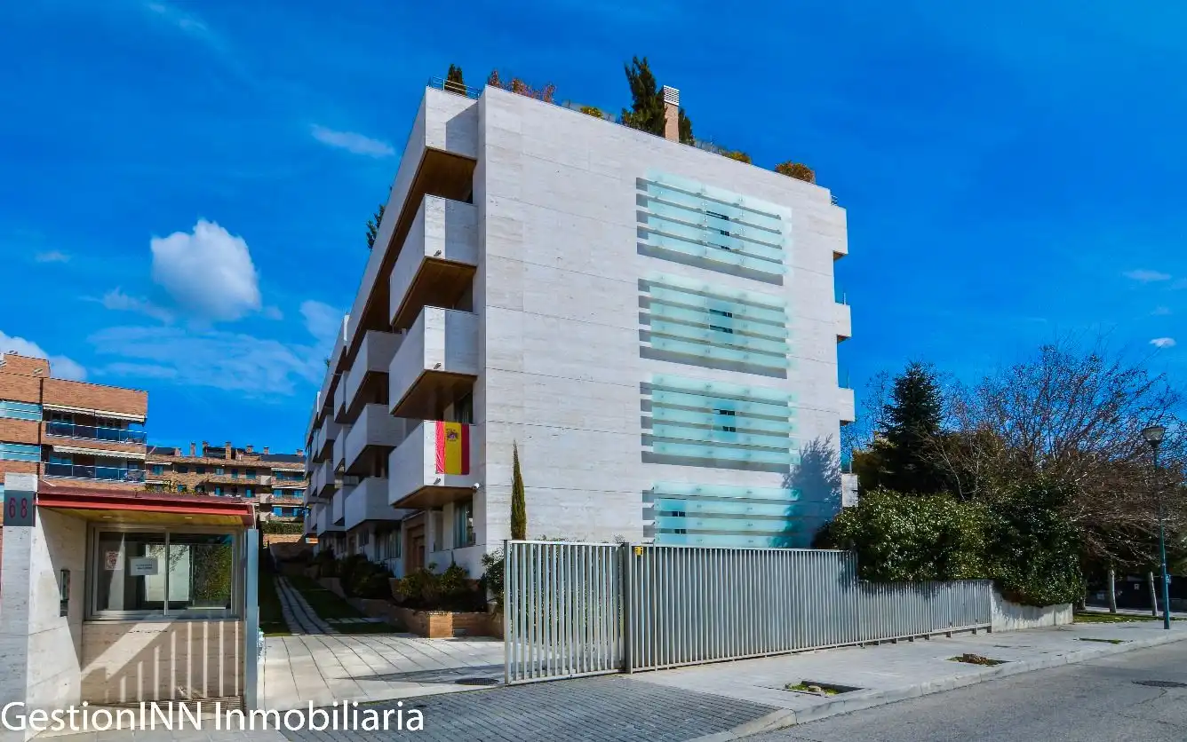 Pis de lloguer a Calle Sanchidrián, Norte