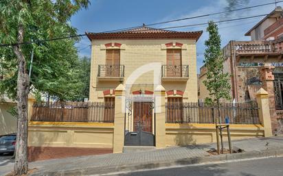 Exterior view of House or chalet for sale in  Barcelona Capital  with Air Conditioner, Heating and Parquet flooring