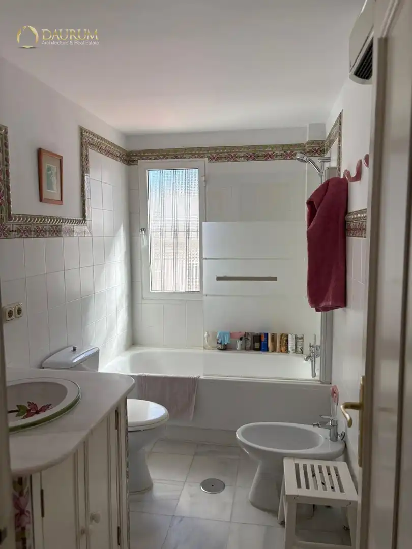 Baño de Casa o chalet en venta en Mairena del Aljarafe con Aire acondicionado, Calefacción y Terraza