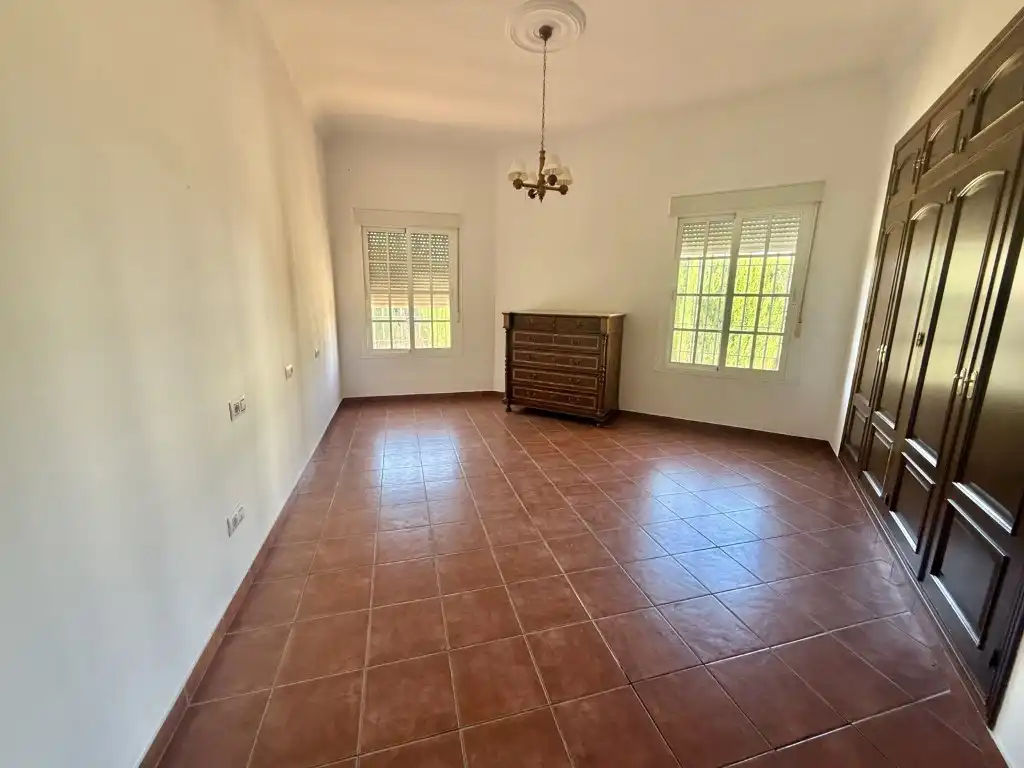 Sala de estar de Casa o chalet en venta en Mairena del Alcor con Amueblado y Balcón