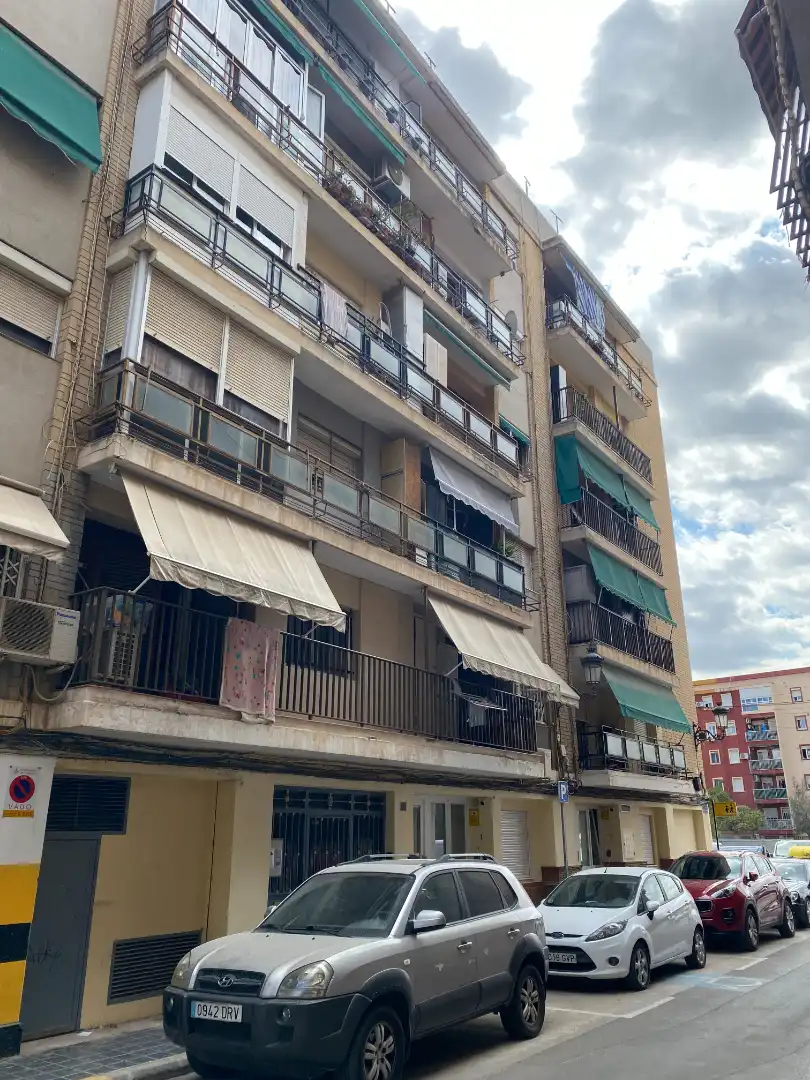 Vista exterior de Apartament per a compartir en Valencia amb Aire condicionat, Moblat i Forn