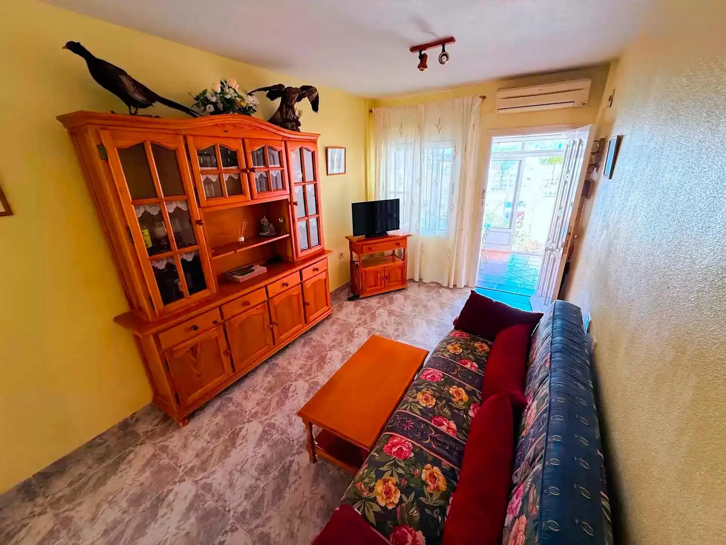Sala d'estar de Casa adosada en venda en Los Alcázares amb Jardí privat, Terrassa i Traster