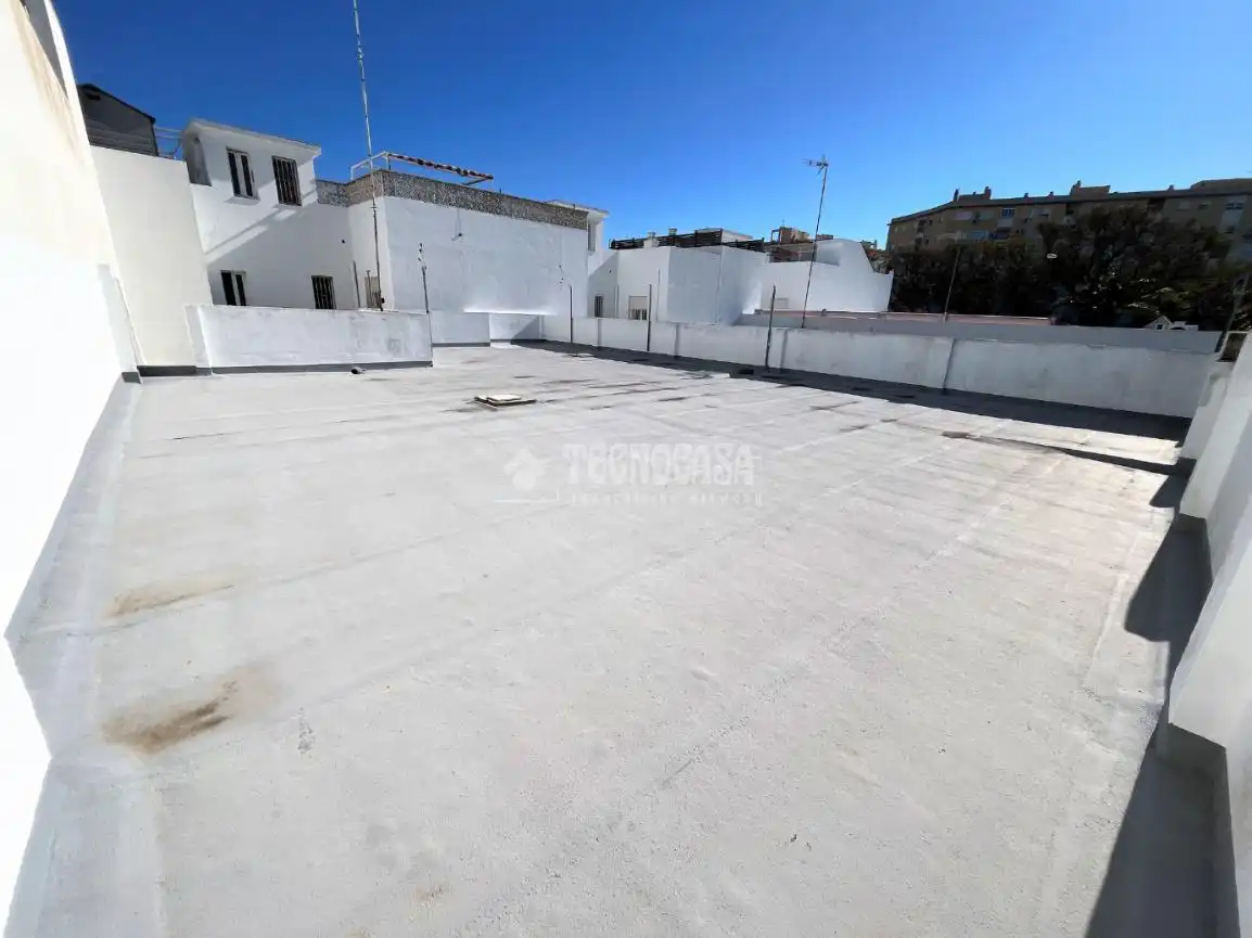 Exterior view of Detached homes for sale in San Fernando  with Air Conditioner, Balcony and Alarm