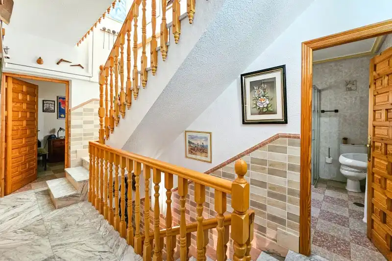 Houses for sale in Úbeda  with Air Conditioner, Terrace and Storage room