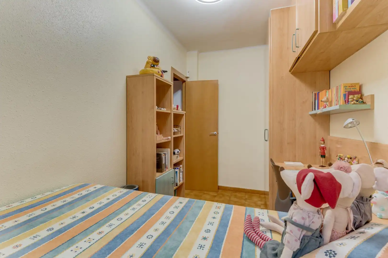 Habitación de Piso en venta en L'Hospitalet de Llobregat con Aire acondicionado, Amueblado y Alarma