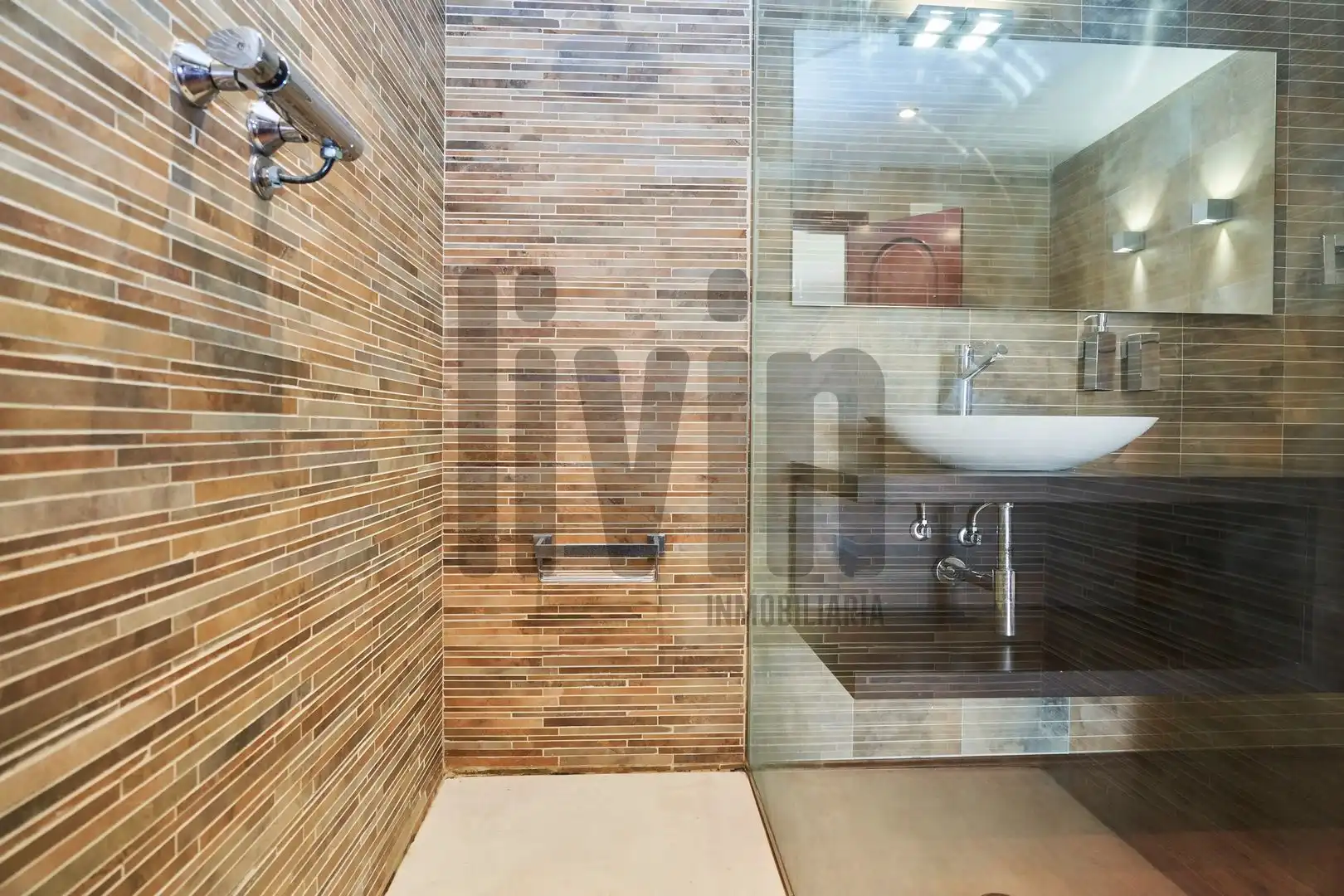 Bathroom of Houses for sale in Jaén  with Air Conditioner, Heating and Terrace