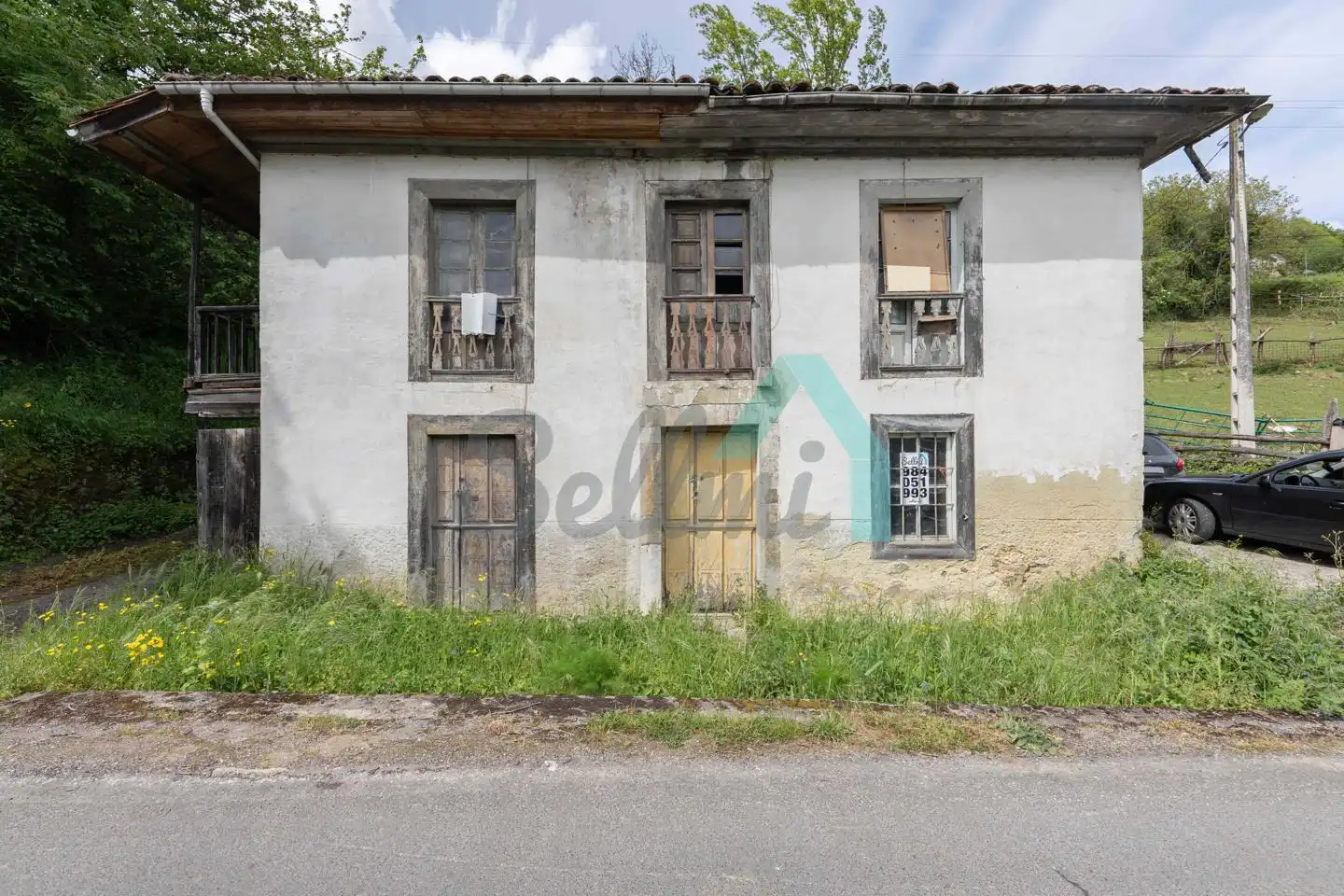 Vista exterior de Casa o chalet en venta en Lena con Balcón