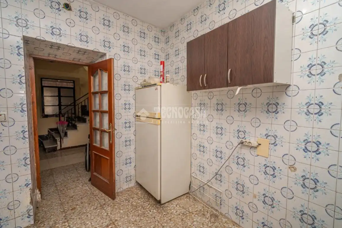 Cuina de Casa adosada en venda en Linares amb Terrassa, Traster i Balcó