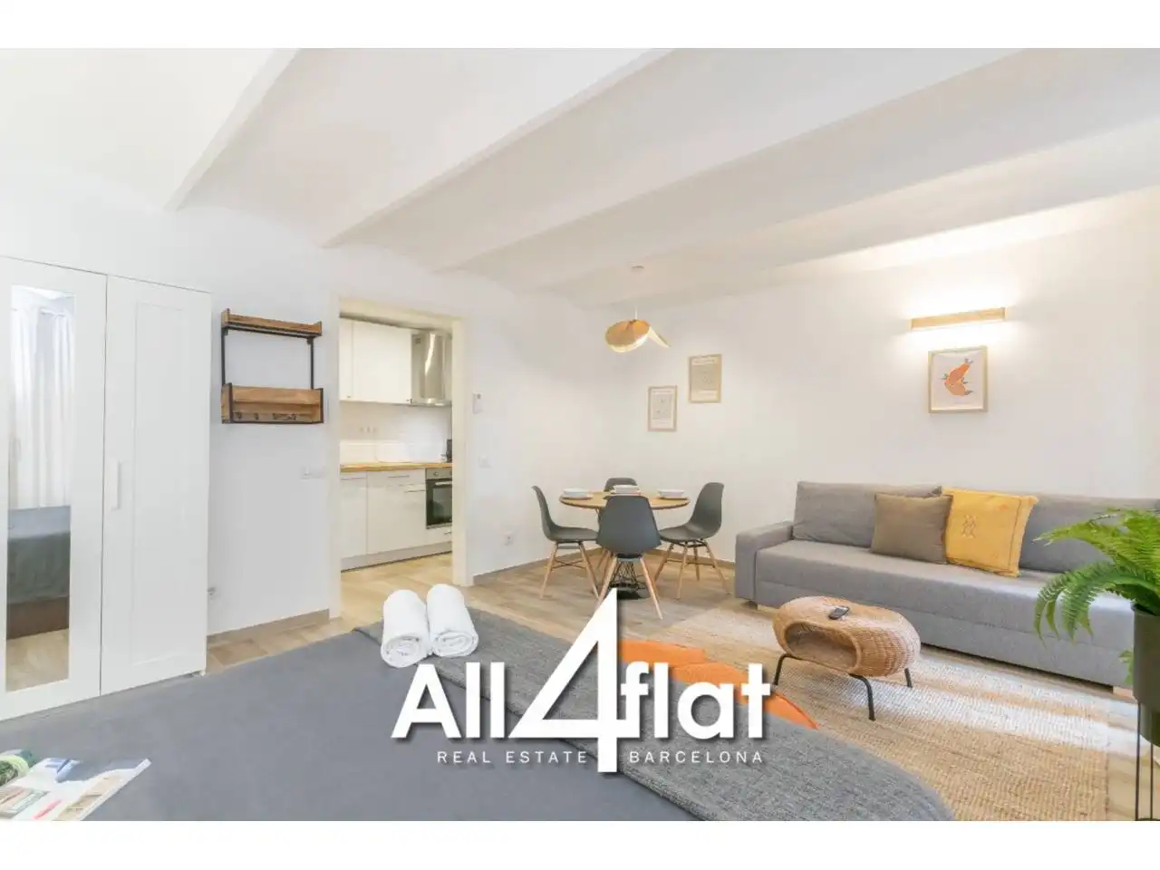 Exterior view of Flat for sale in Barcelona  with Air Conditioner, Furnished and Balcony