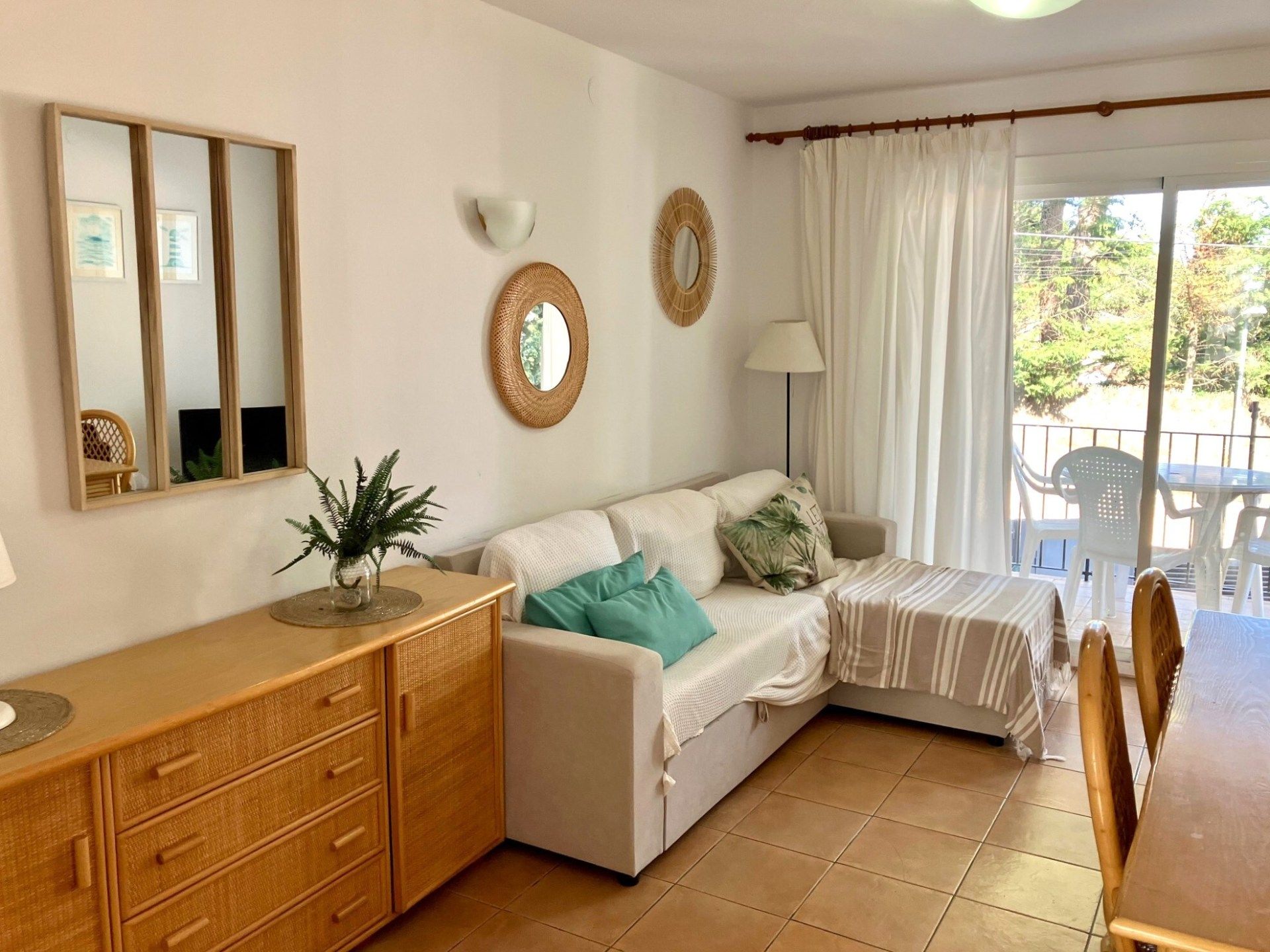 Living room of Flat for sale in Palafrugell  with Terrace, Swimming Pool and Furnished