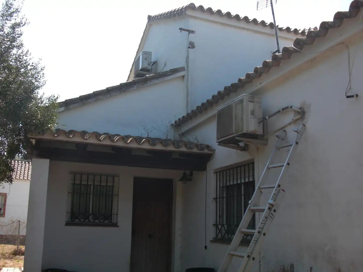 Vista exterior de Casa o xalet en venda en Chiclana de la Frontera amb Terrassa