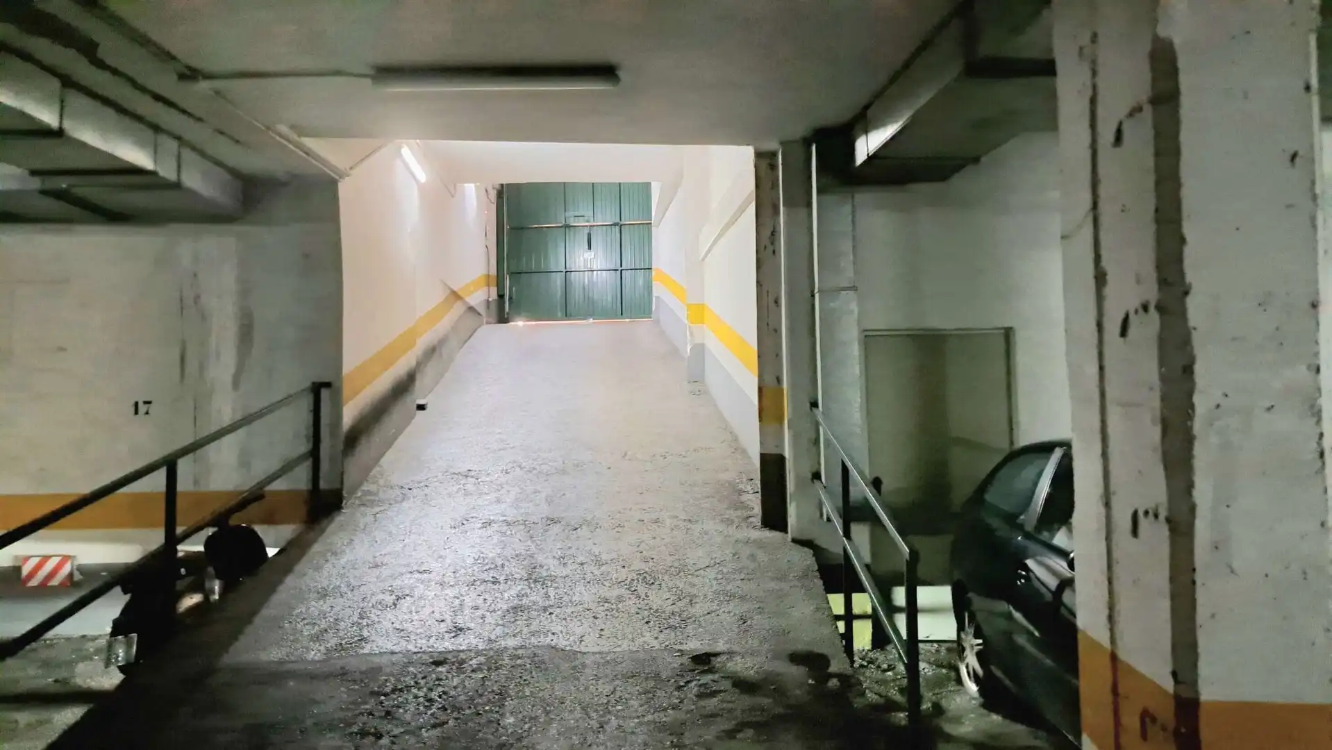 Parkplatz von Garage zum Verkauf in Zaragoza